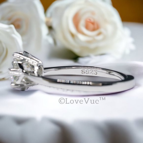 Certified 1ct. t.w. Diamond Star Solitaire Engagement Wedding Ring - Picture 4 of 16